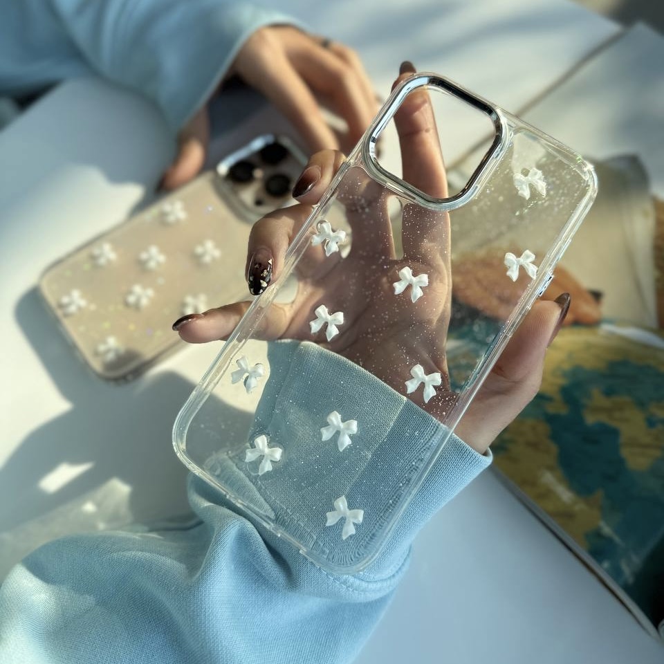 کاور گوشی آیفون شاین پاپیون سفید اکلیلی