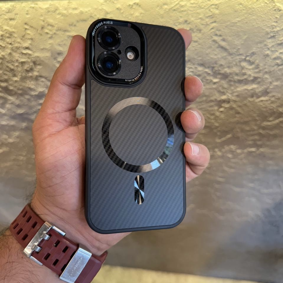 کاور گوشی آیفون carbon magsafe