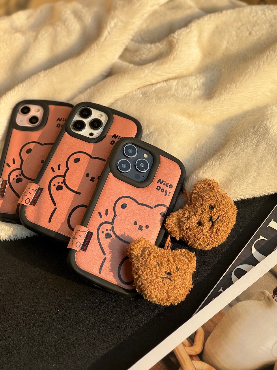 قاب گوشی آیفون Hero Bear با آویز پشمی