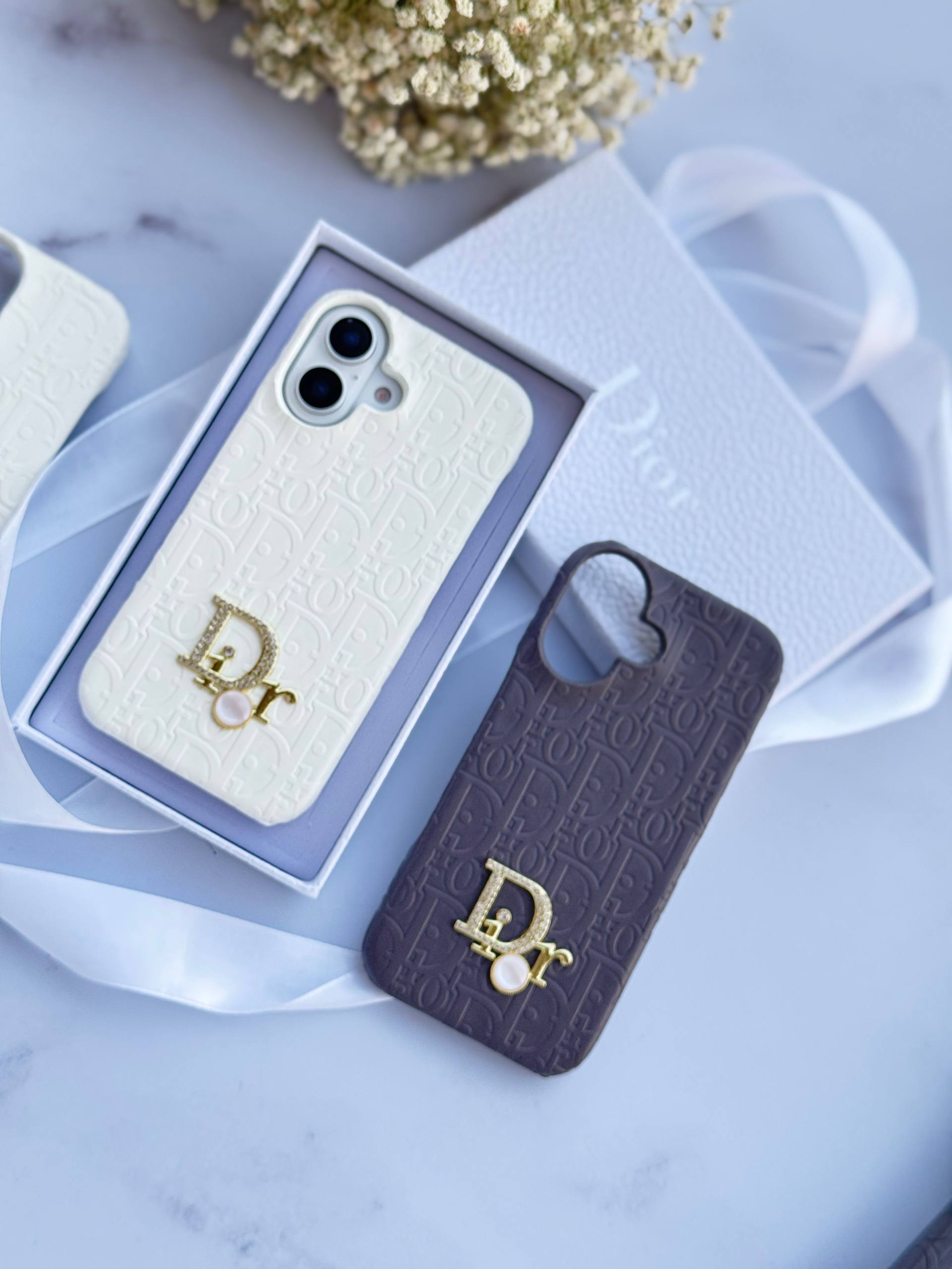 قاب گوشی آیفون چرمی دیور dior