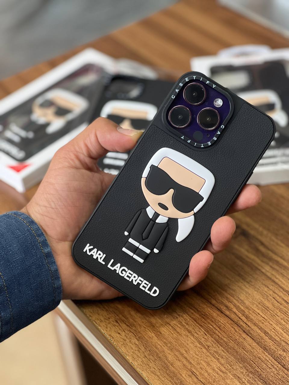 قاب گوشی آیفون Karl Lagerfeld برجسته