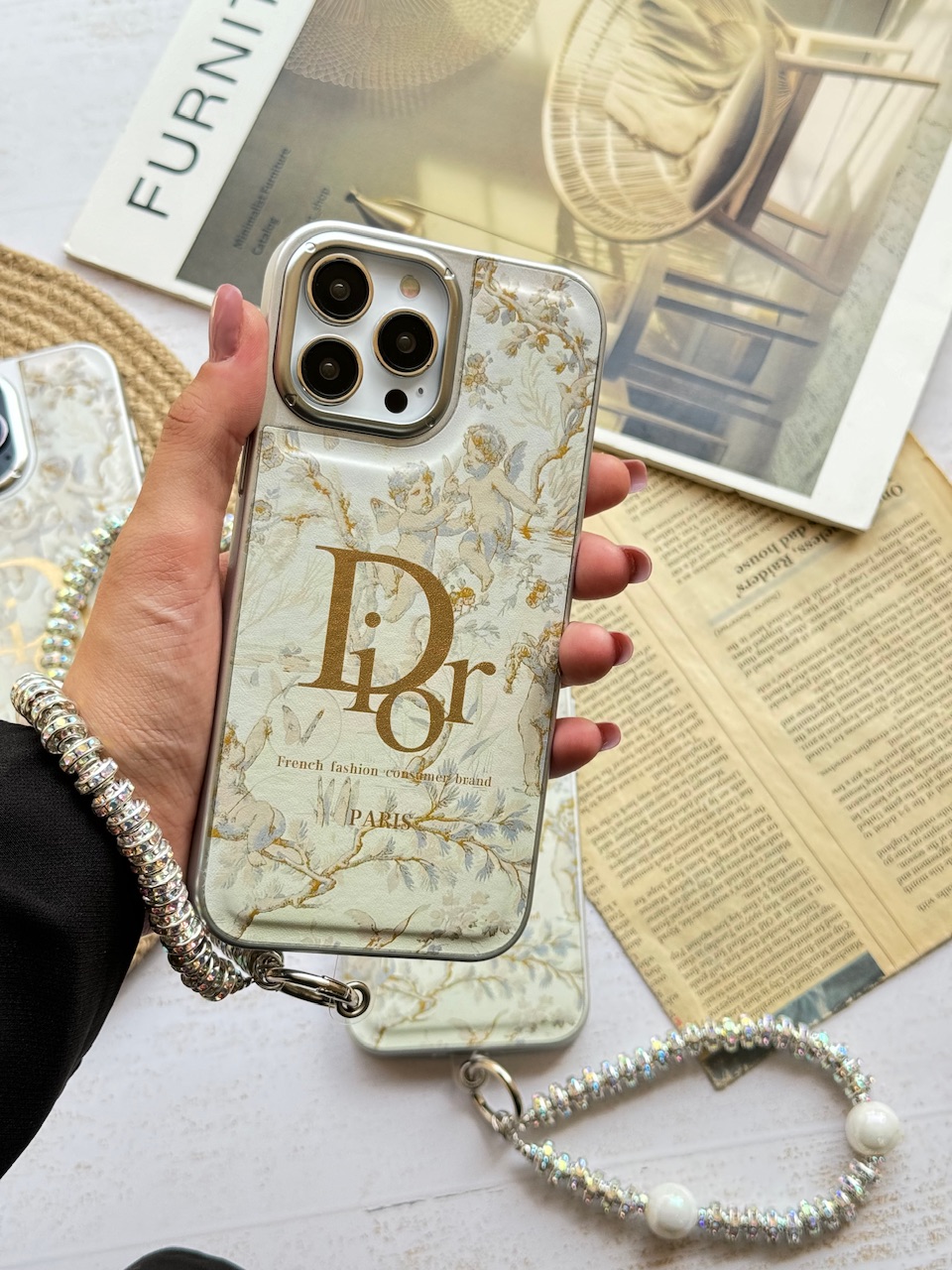قاب موبایل آیفون Dior با آویز